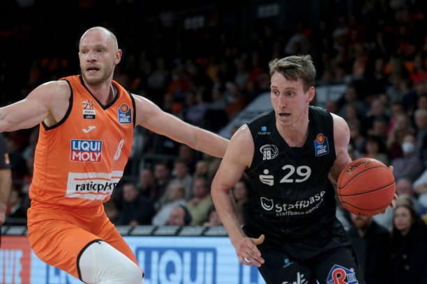 这一不易的 这一不易的